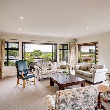 Busby Hill Villa - Havelock North Holiday Home Buitenkant foto