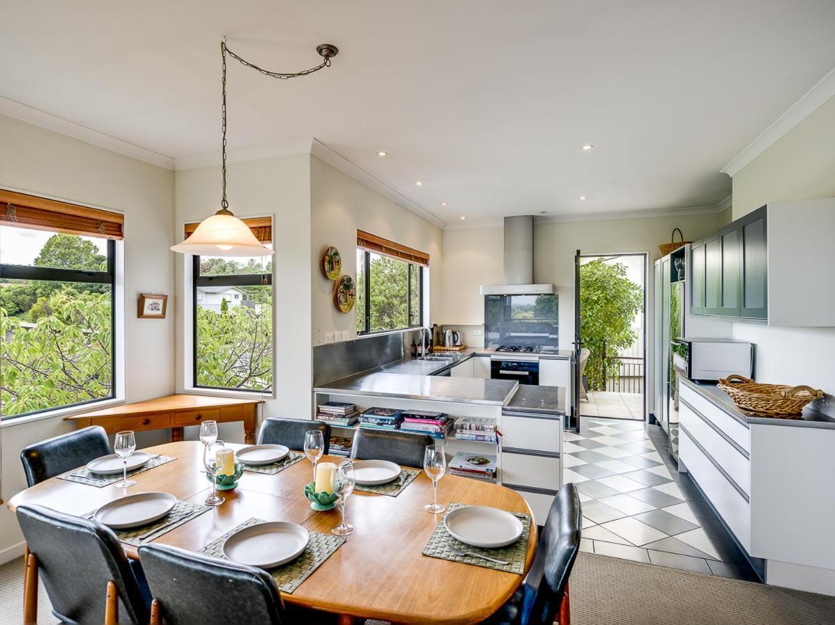 Busby Hill Villa - Havelock North Holiday Home Buitenkant foto