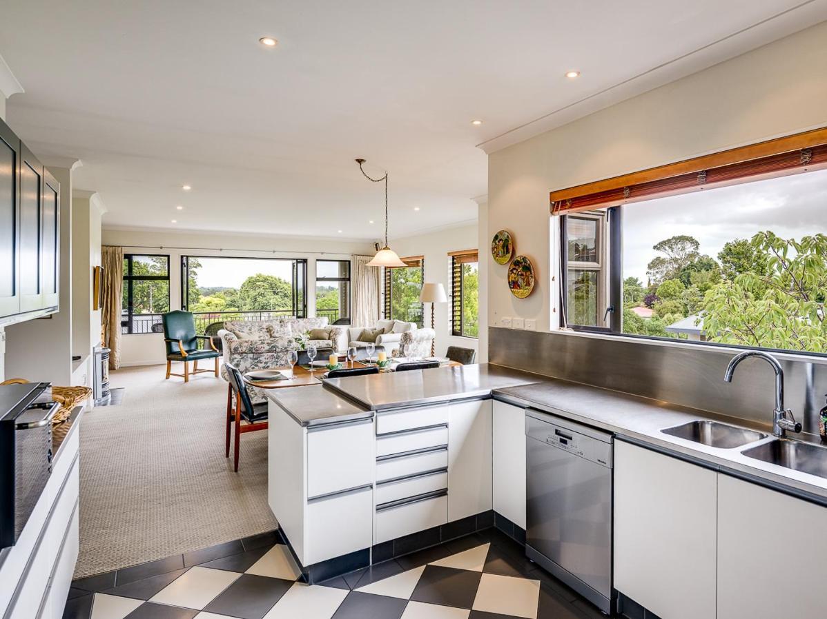Busby Hill Villa - Havelock North Holiday Home Buitenkant foto