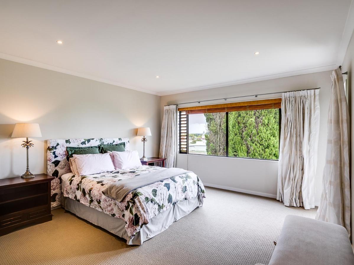 Busby Hill Villa - Havelock North Holiday Home Buitenkant foto