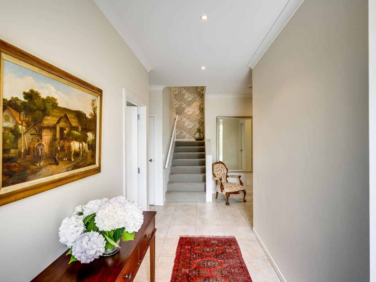 Busby Hill Villa - Havelock North Holiday Home Buitenkant foto