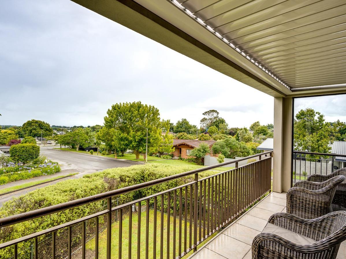 Busby Hill Villa - Havelock North Holiday Home Buitenkant foto
